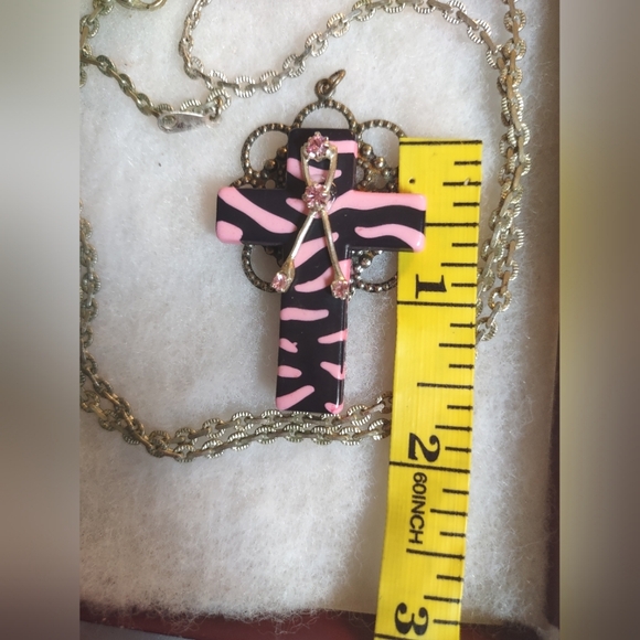 Pink Zebra Pattern Cross + Pink Crystal Ribbon - Picture 4 of 12